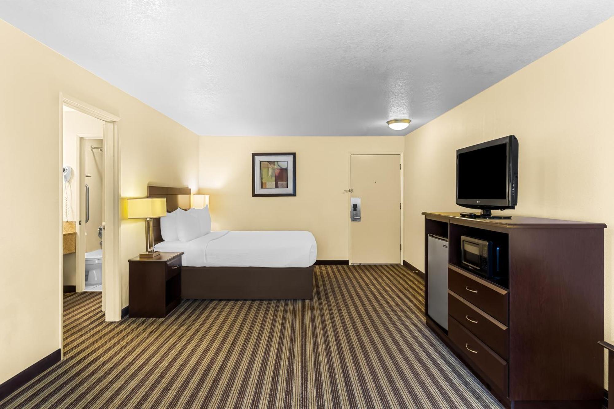 Quality Inn & Suites Vancouver - Hazel Dell מראה חיצוני תמונה
