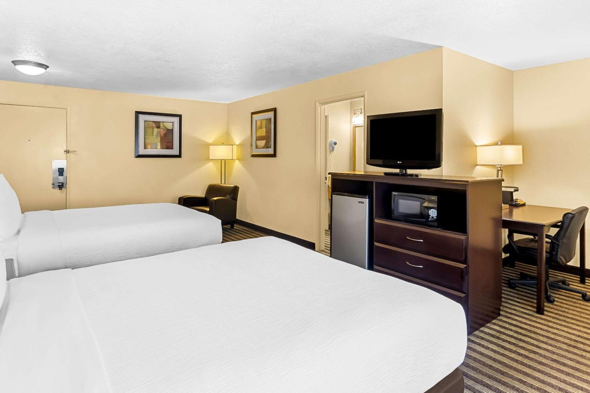 Quality Inn & Suites Vancouver - Hazel Dell מראה חיצוני תמונה