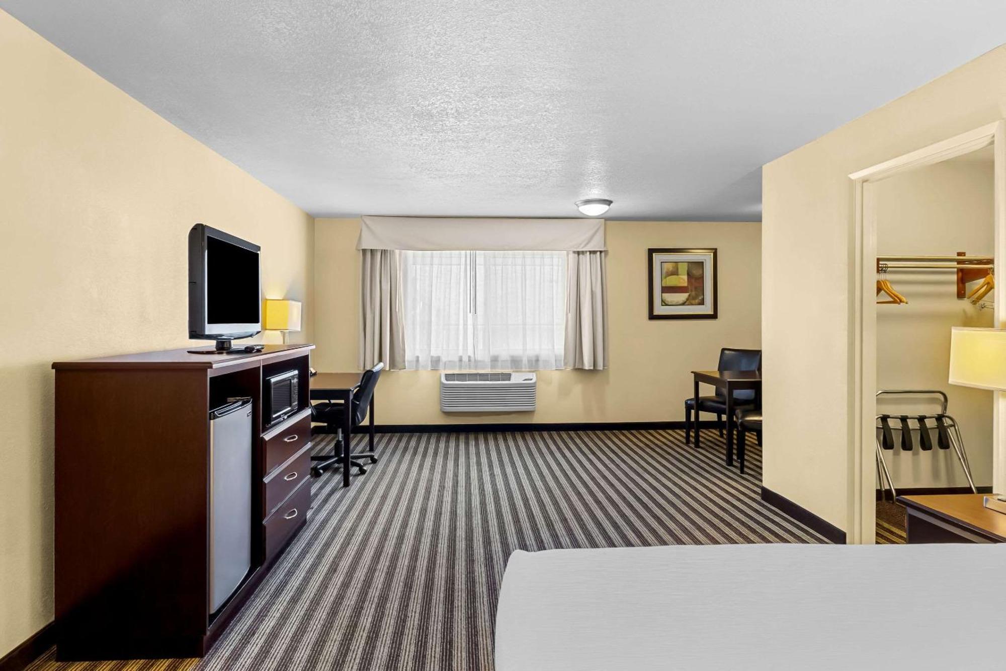 Quality Inn & Suites Vancouver - Hazel Dell מראה חיצוני תמונה