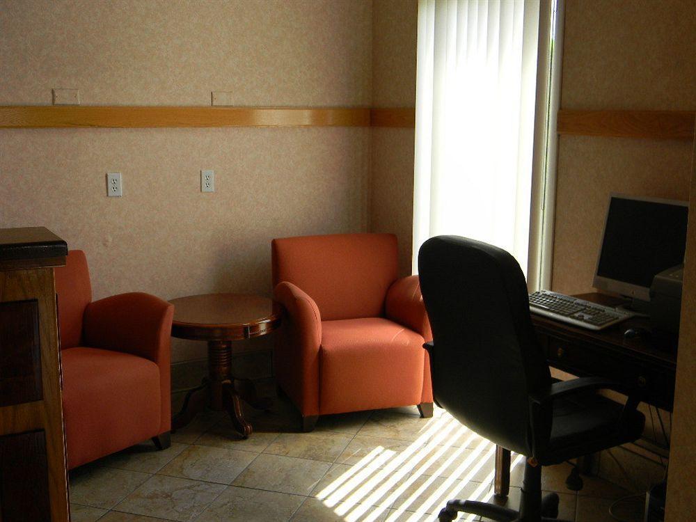 Quality Inn & Suites Vancouver - Hazel Dell מראה חיצוני תמונה