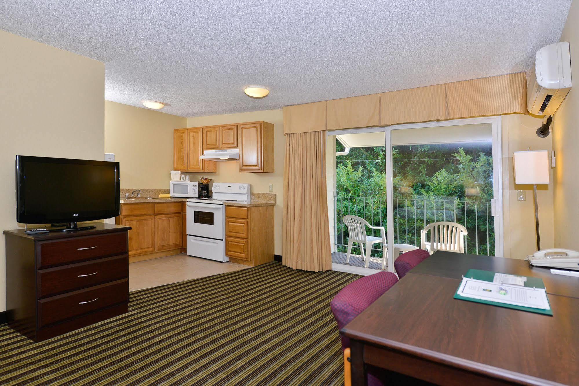 Quality Inn & Suites Vancouver - Hazel Dell מראה חיצוני תמונה
