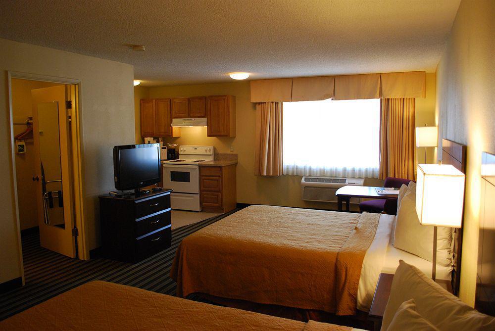 Quality Inn & Suites Vancouver - Hazel Dell מראה חיצוני תמונה