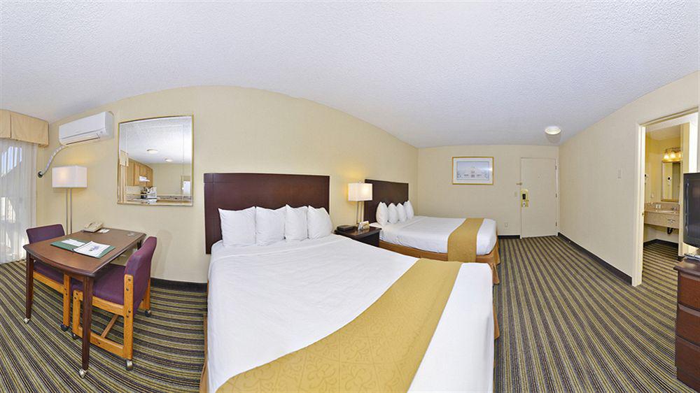 Quality Inn & Suites Vancouver - Hazel Dell מראה חיצוני תמונה